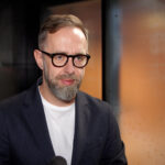 Polskie firmy testują AI, ale nie są gotowe na jej strategiczne wdrożenie. Nie potrafią jej zastosować w procesach biznesowych