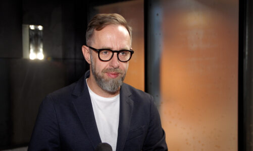 Polskie firmy testują AI, ale nie są gotowe na jej strategiczne wdrożenie. Nie potrafią jej zastosować w procesach biznesowych