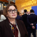 Komisja Europejska proponuje łagodniejsze wymogi dla sektora motoryzacyjnego. Chce ratować jego konkurencyjność